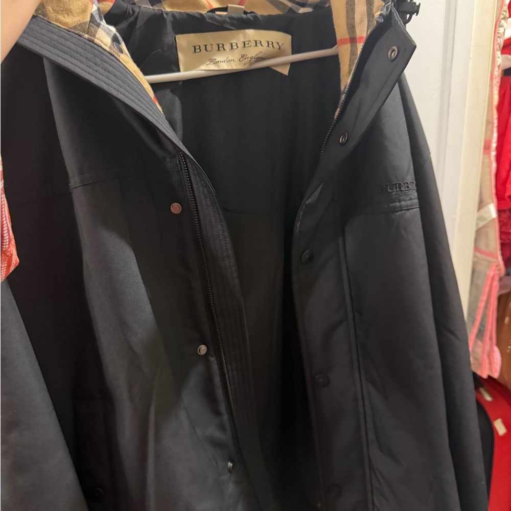 Burberry Black light weight jacket  with Check Lining